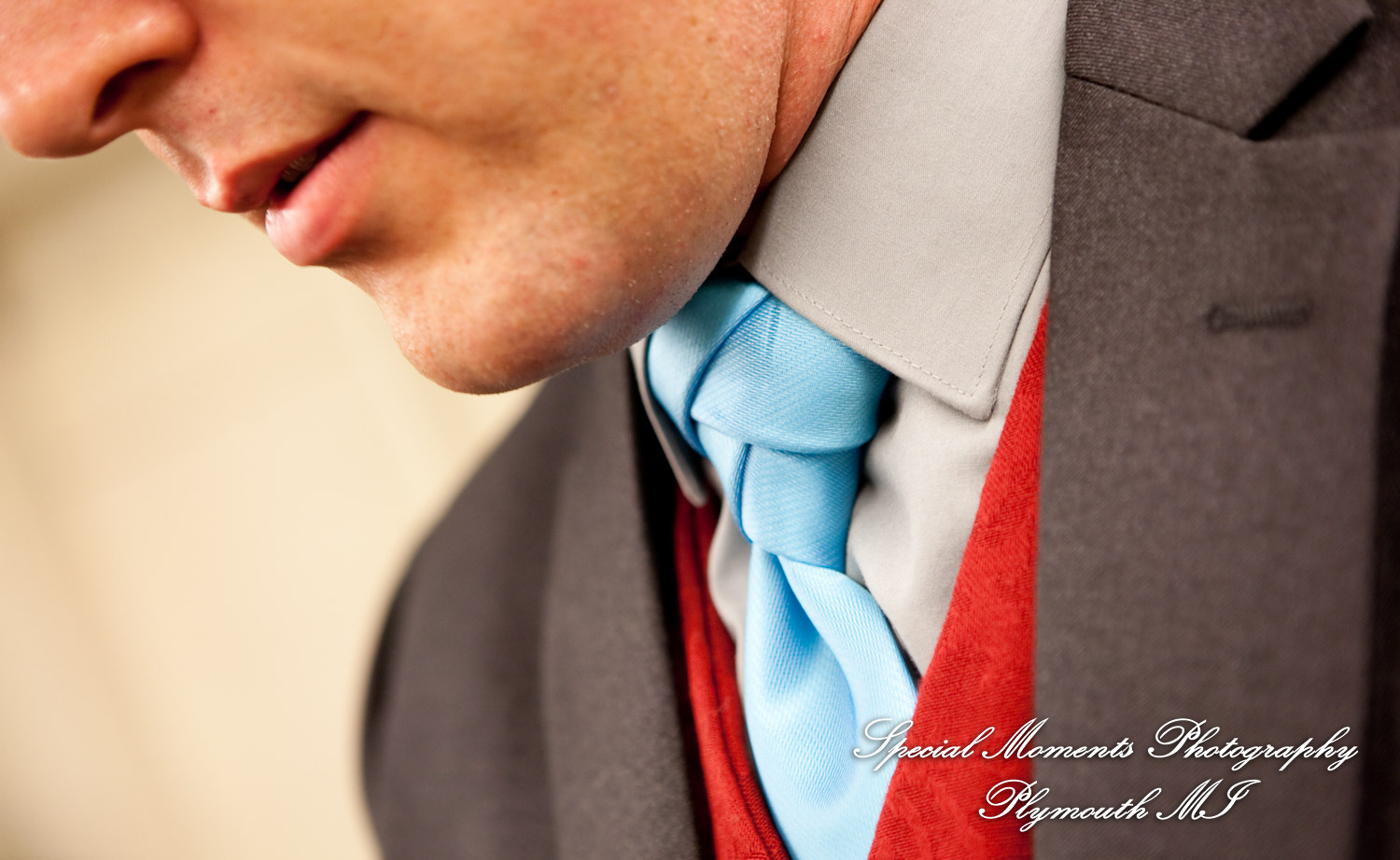 Erynn & Brian at Canterbury Castle Lake Orion MI wedding photograph