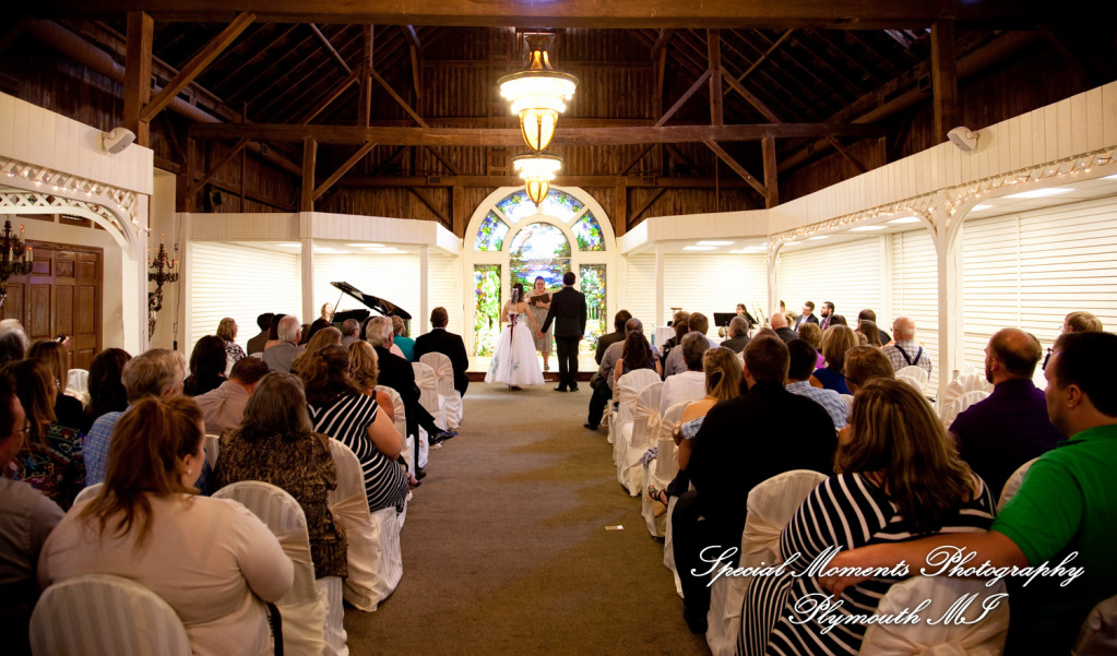 Erynn & Brian at Canterbury Castle Lake Orion MI wedding photograph