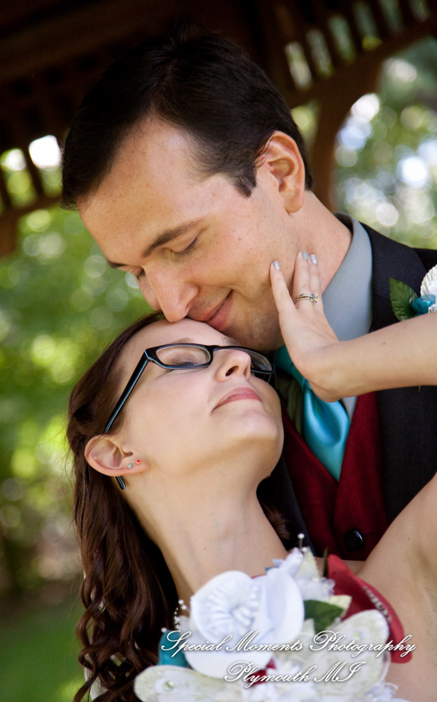 Erynn & Brian at Canterbury Castle Lake Orion MI wedding photograph