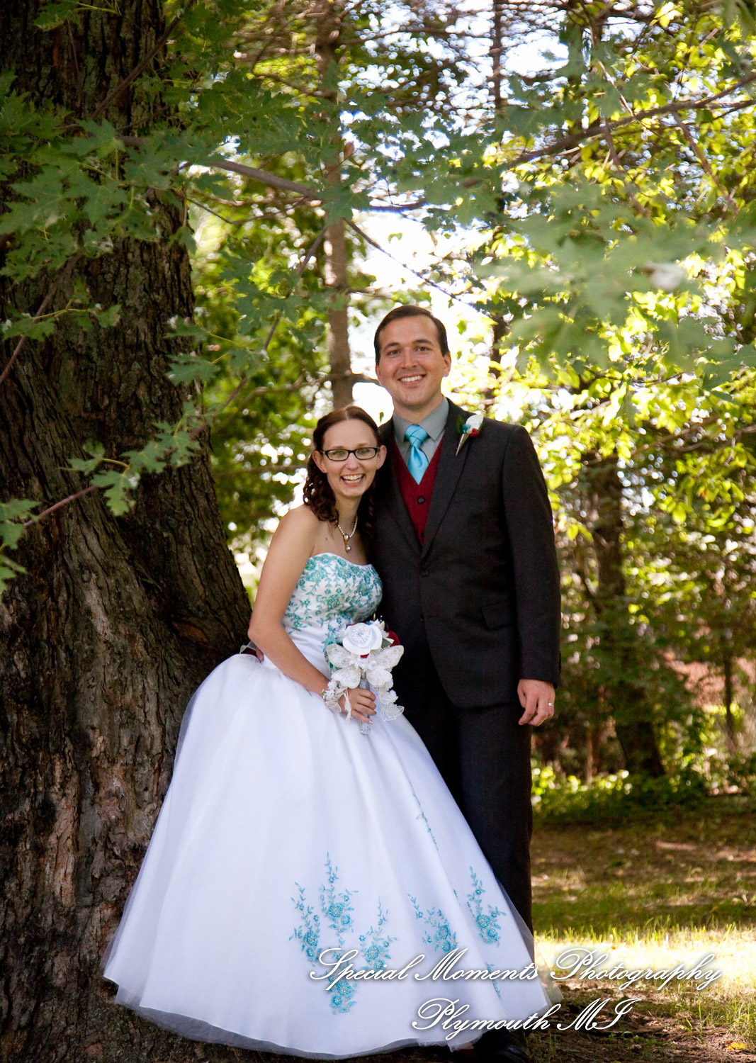 Erynn & Brian at Canterbury Castle Lake Orion MI wedding photograph