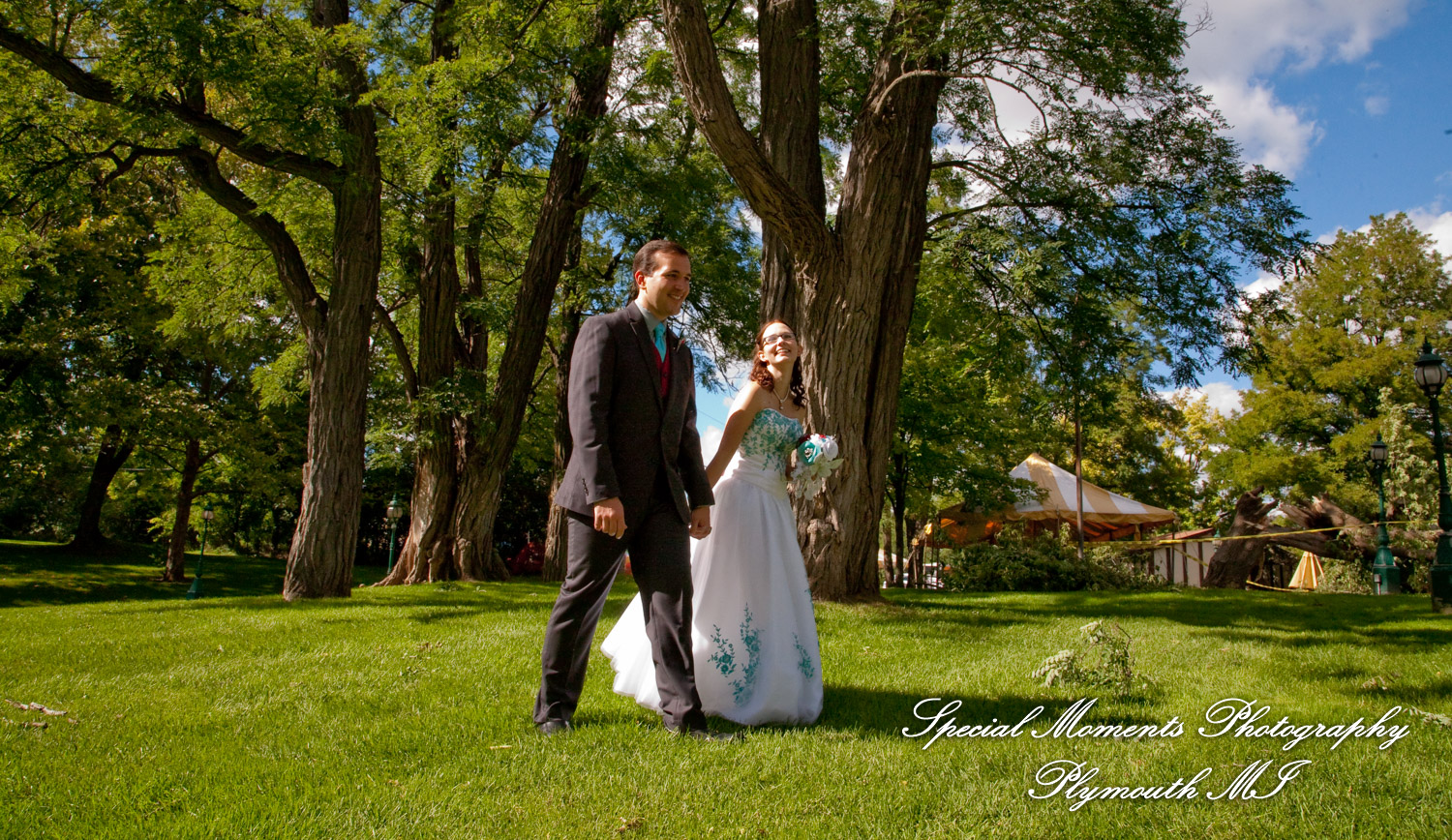 Erynn & Brian at Canterbury Castle Lake Orion MI wedding photograph