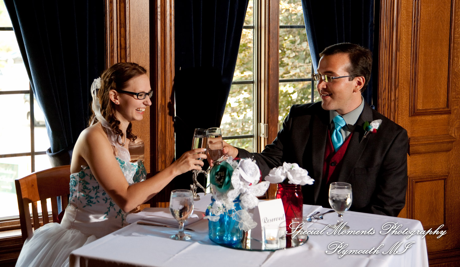 Erynn & Brian at Canterbury Castle Lake Orion MI wedding photograph