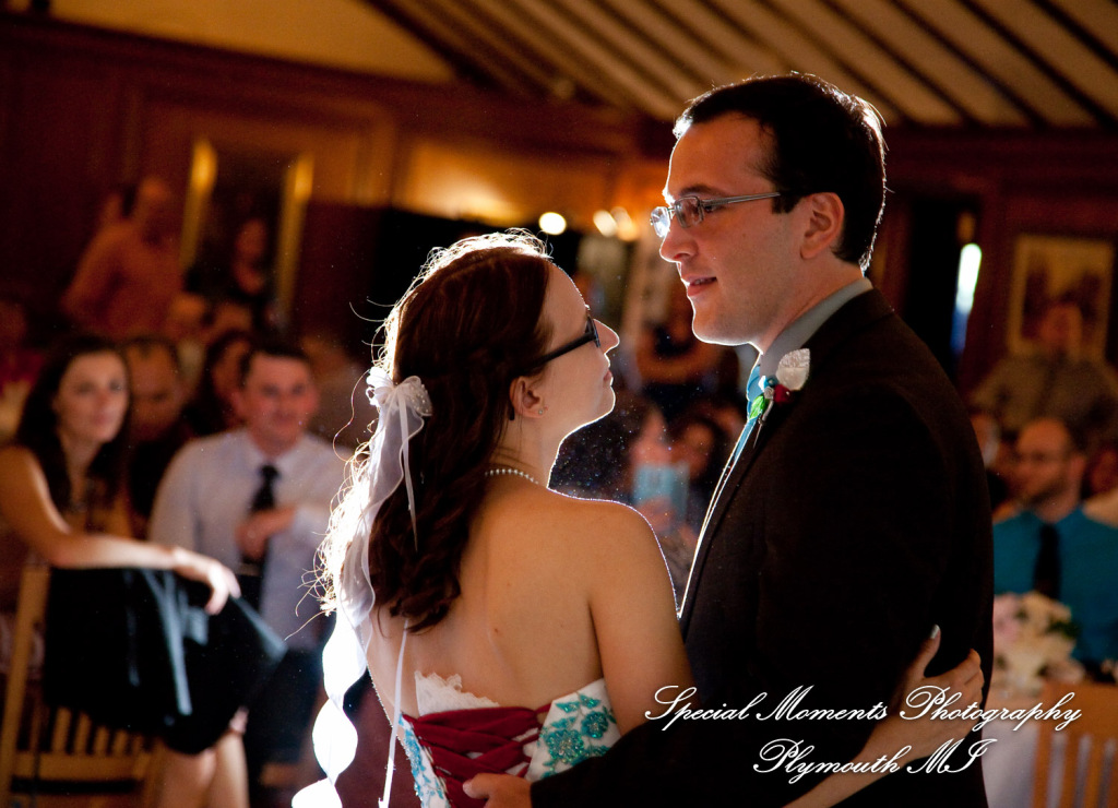 Erynn & Brian at Canterbury Castle Lake Orion MI wedding photograph