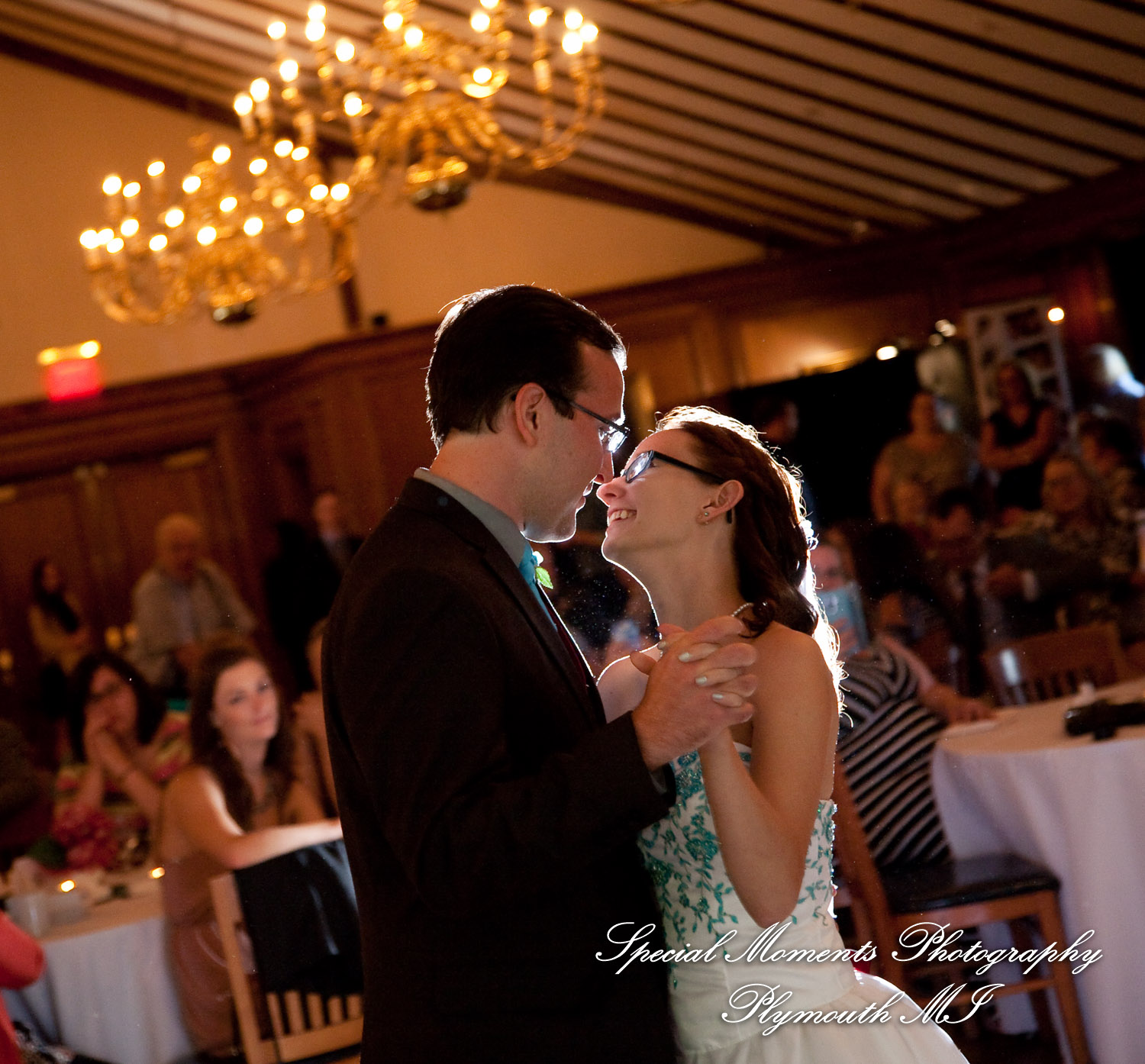 Erynn & Brian at Canterbury Castle Lake Orion MI wedding photograph