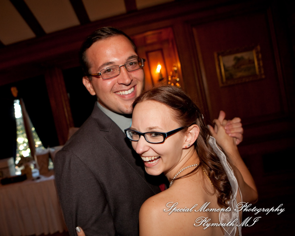 Erynn & Brian at Canterbury Castle Lake Orion MI wedding photograph
