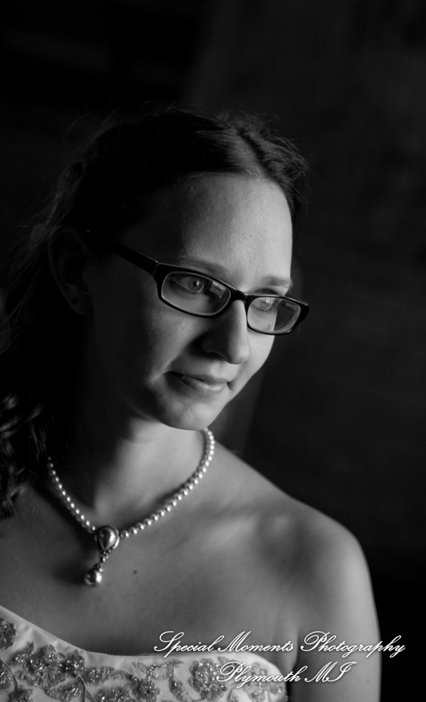 Erynn & Brian at Canterbury Castle Lake Orion MI wedding photograph