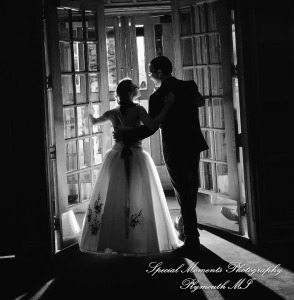 Erynn & Brian at Canterbury Castle Lake Orion MI wedding photograph