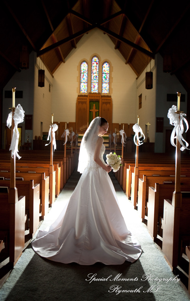 Mary Ann & Kevin at Emmanuel Lutheran Dearborn MI wedding photograph