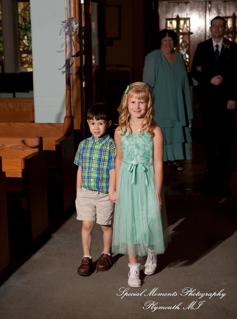 Mary Ann & Kevin at Emmanuel Lutheran Dearborn MI wedding photograph