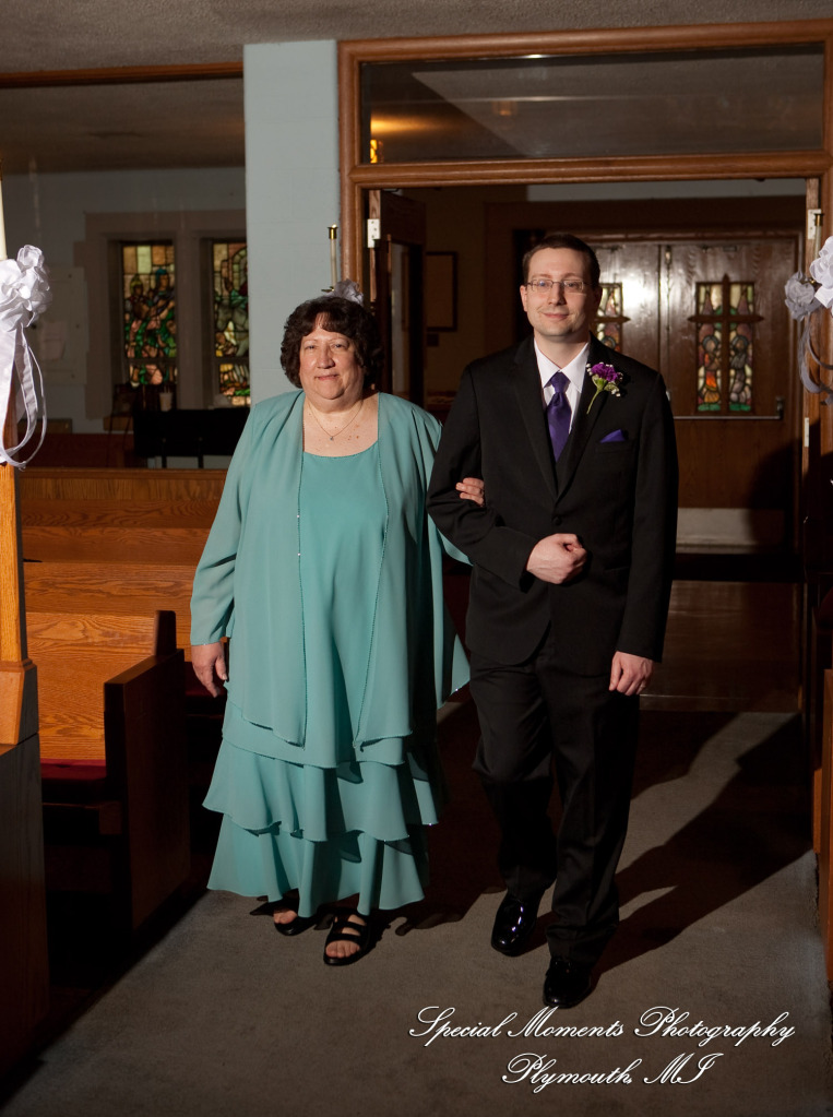 Mary Ann & Kevin at Emmanuel Lutheran Dearborn MI wedding photograph