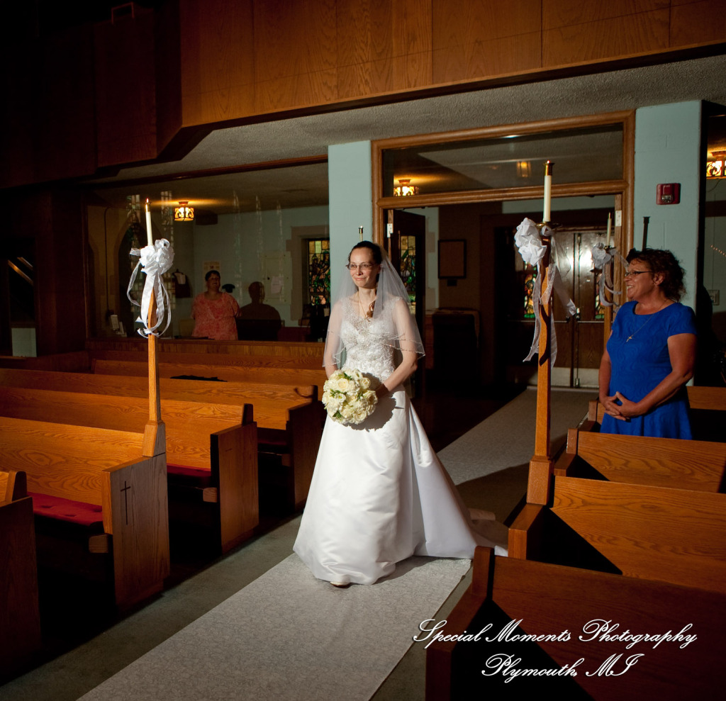 Mary Ann & Kevin at Emmanuel Lutheran Dearborn MI wedding photograph