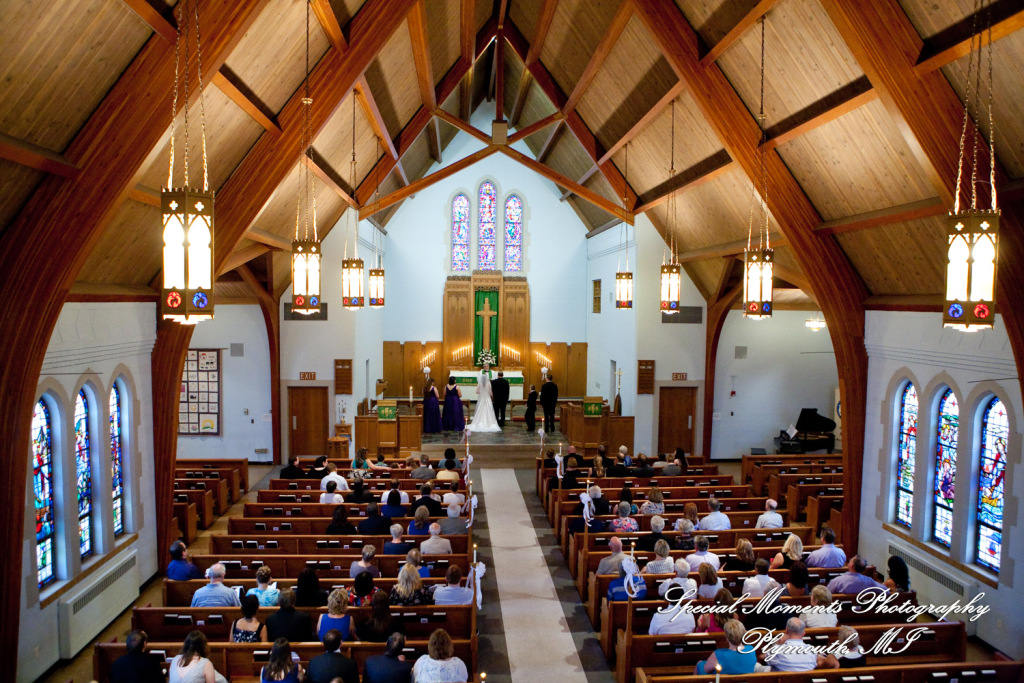 Mary Ann & Kevin at Emmanuel Lutheran Dearborn MI wedding photograph