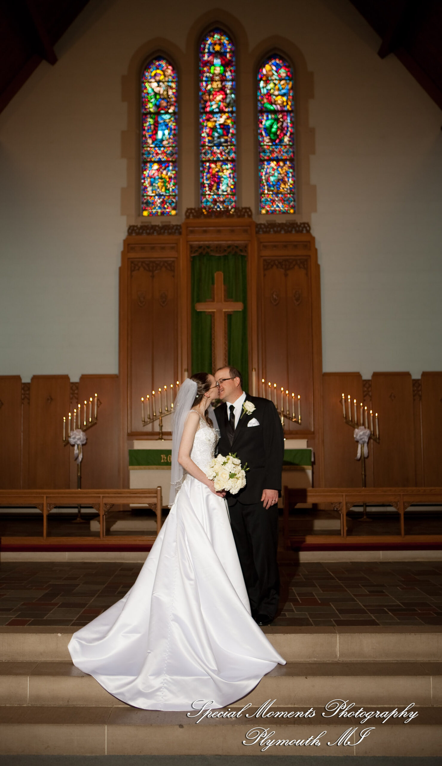 Mary Ann & Kevin at Emmanuel Lutheran Dearborn MI wedding photograph