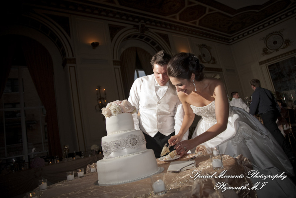 Dave & Angie at Colony Club Detroit MI wedding photography