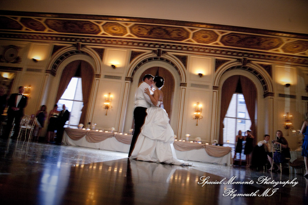 Dave & Angie at Colony Club Detroit MI wedding photography