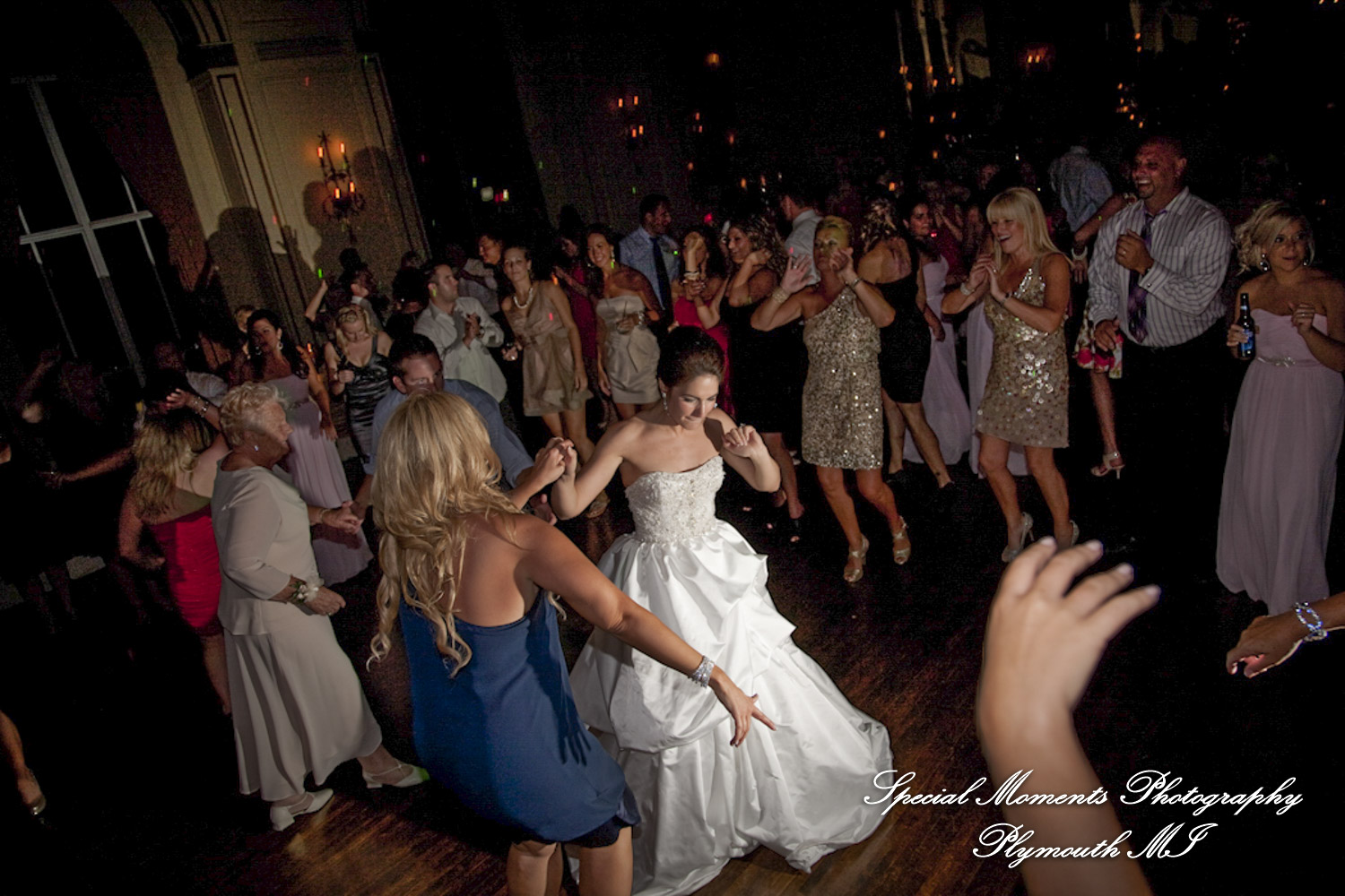 Dave & Angie at Colony Club Detroit MI wedding photography