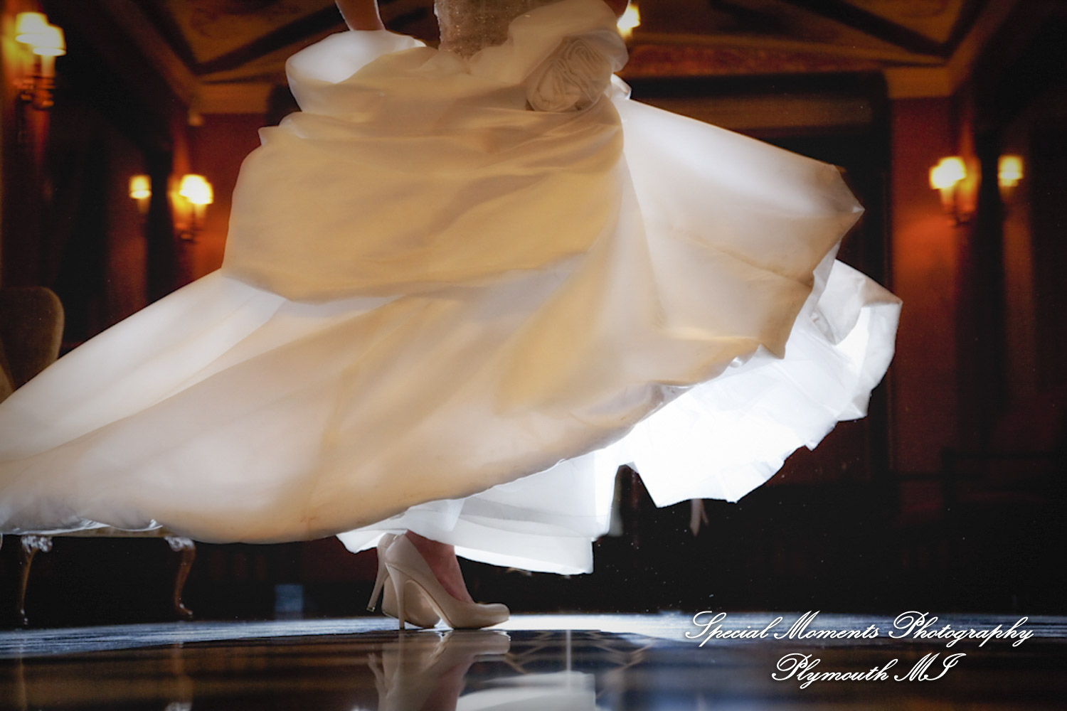 Dave & Angie at Colony Club Detroit MI wedding photography