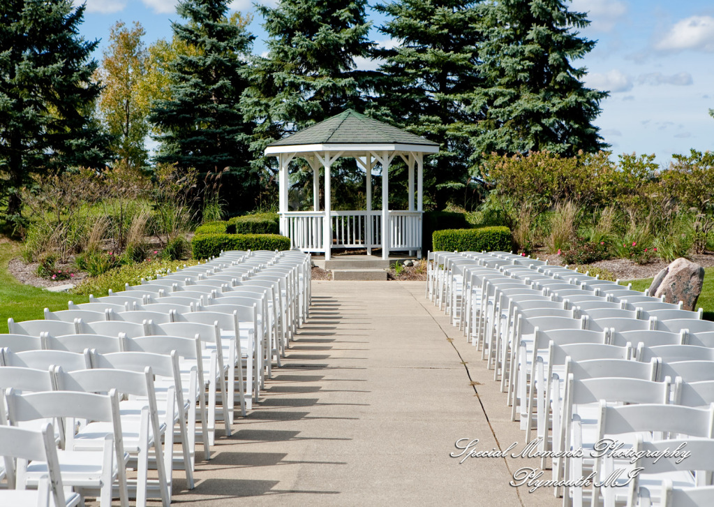 Sarah & Ron at Boulder Pointe Golf Club & Banquet Center Oxford MI wedding photograph