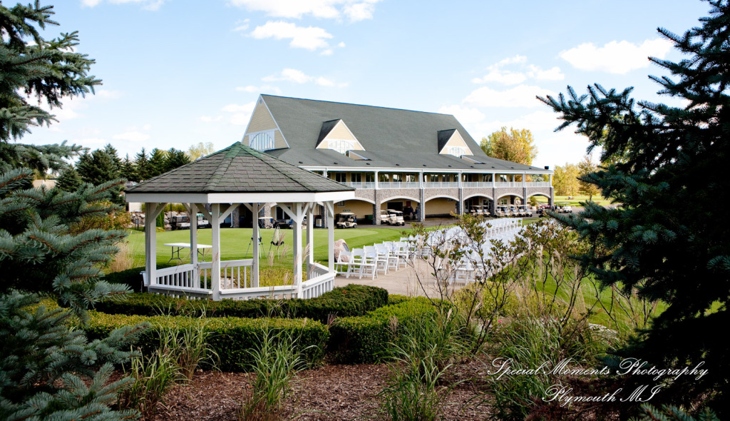 Sarah & Ron at Boulder Pointe Golf Club & Banquet Center Oxford MI wedding photograph