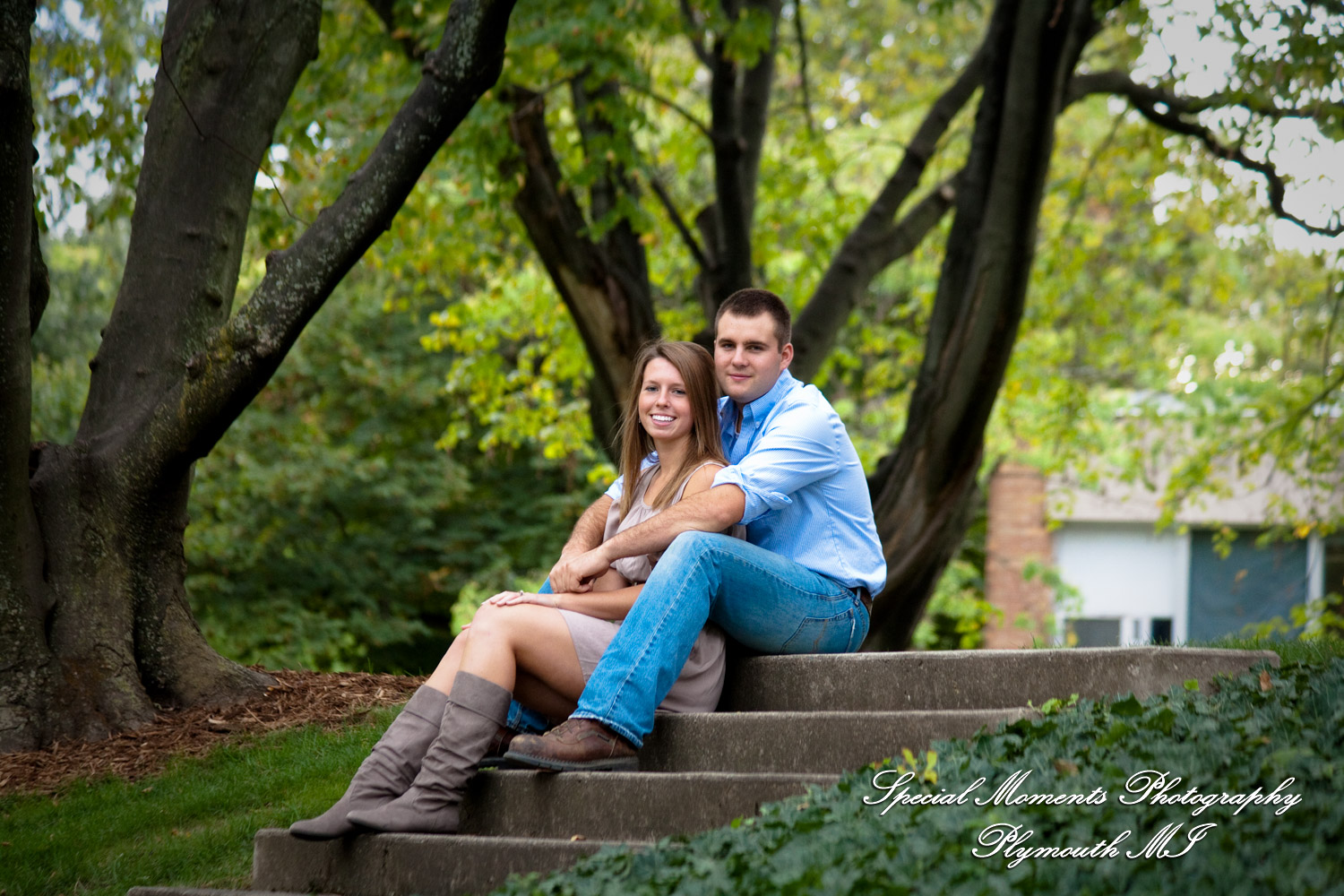 Andy & Jamie at MSU Campus East Lansing MI engagement photograph