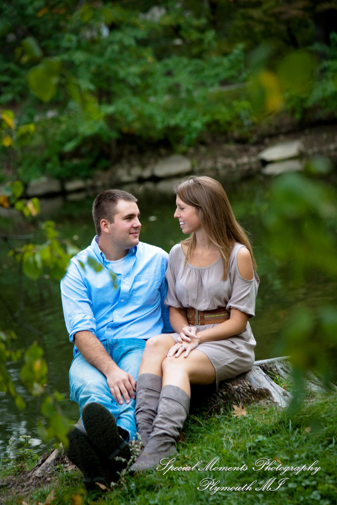 Andy & Jamie at MSU Campus East Lansing MI engagement photograph