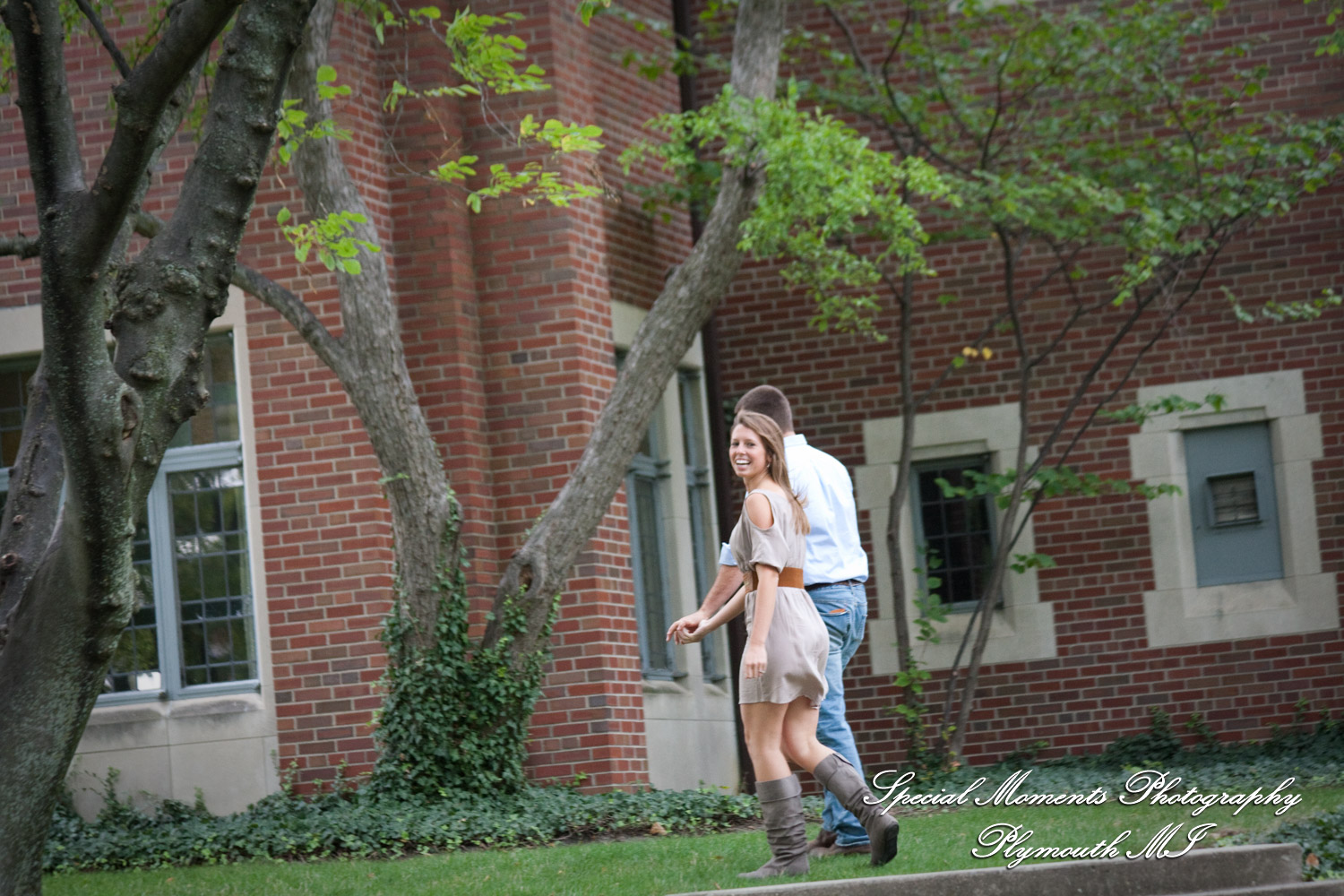 Andy & Jamie at MSU Campus East Lansing MI engagement photograph