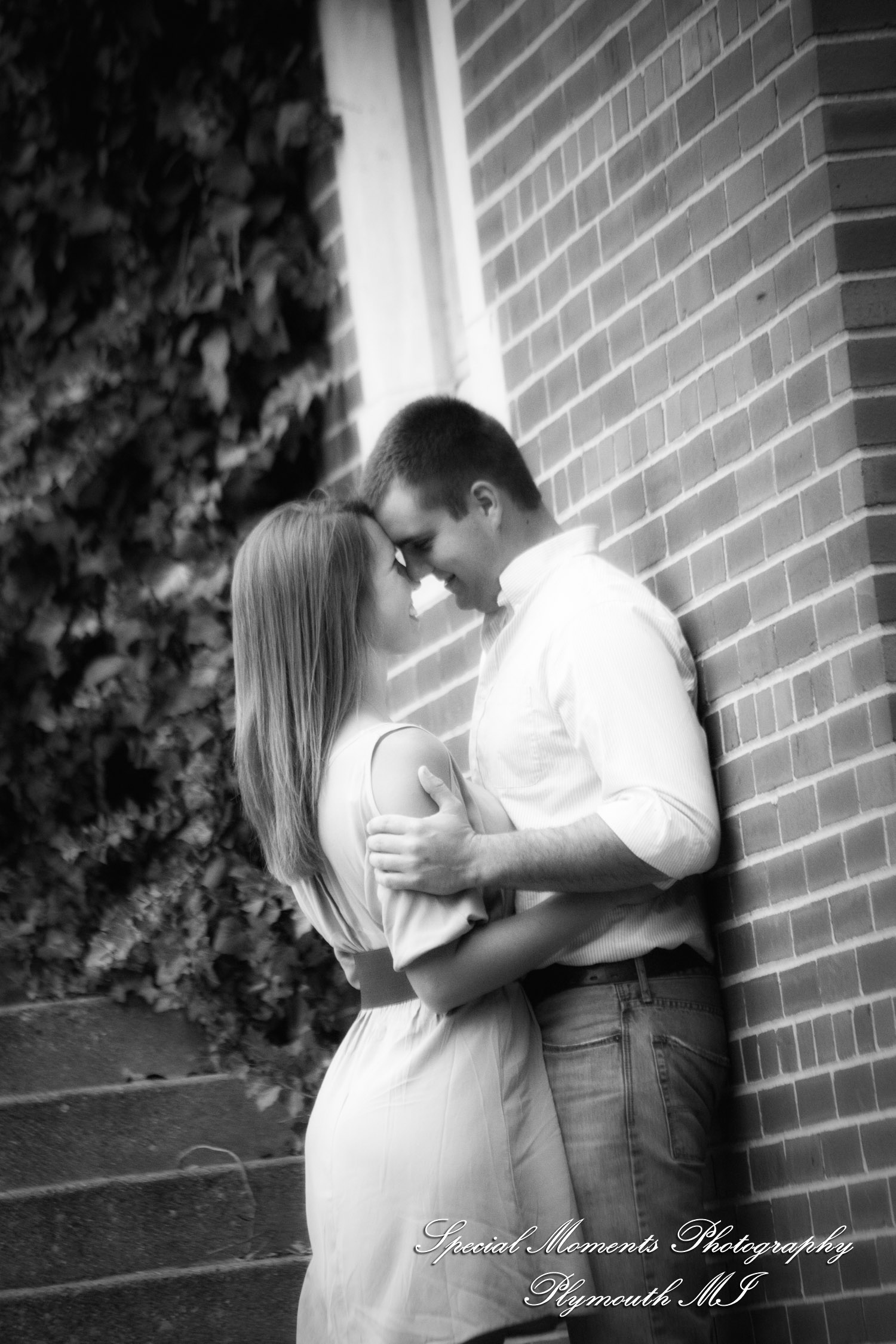 Andy & Jamie at MSU Campus East Lansing MI engagement photograph