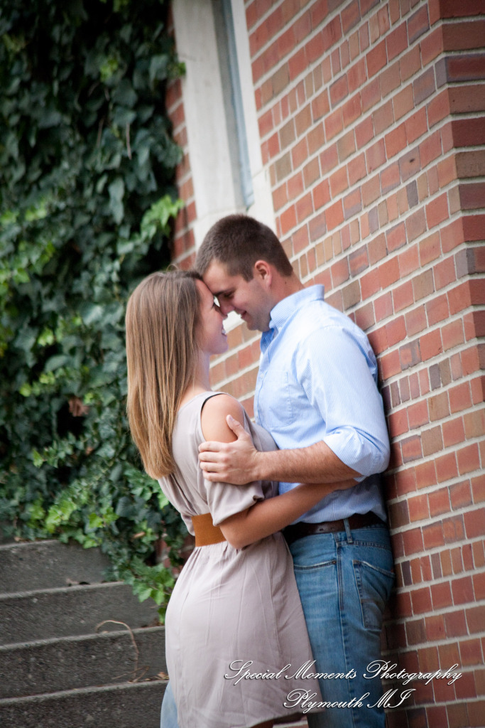 Andy & Jamie at MSU Campus East Lansing MI engagement photograph