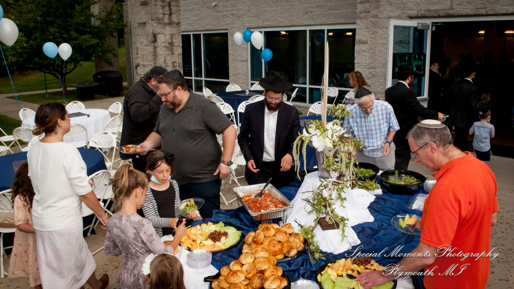 The Shul Jack & Miriam Shenkman Building family photograph