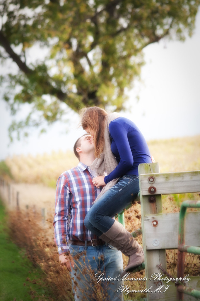 Andy & Jamie at MSU Campus East Lansing MI engagement photograph