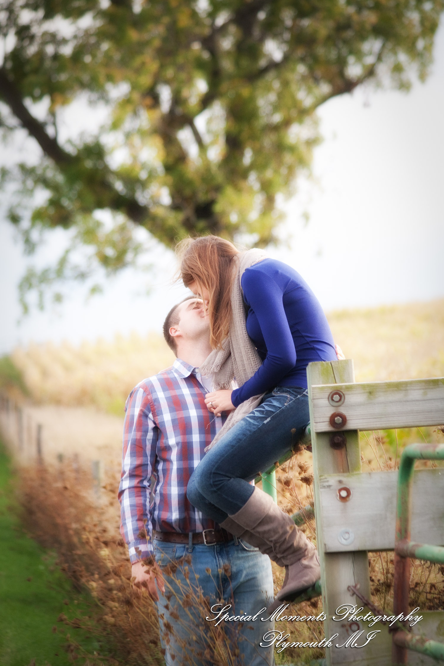 Andy & Jamie at MSU Campus East Lansing MI engagement photograph