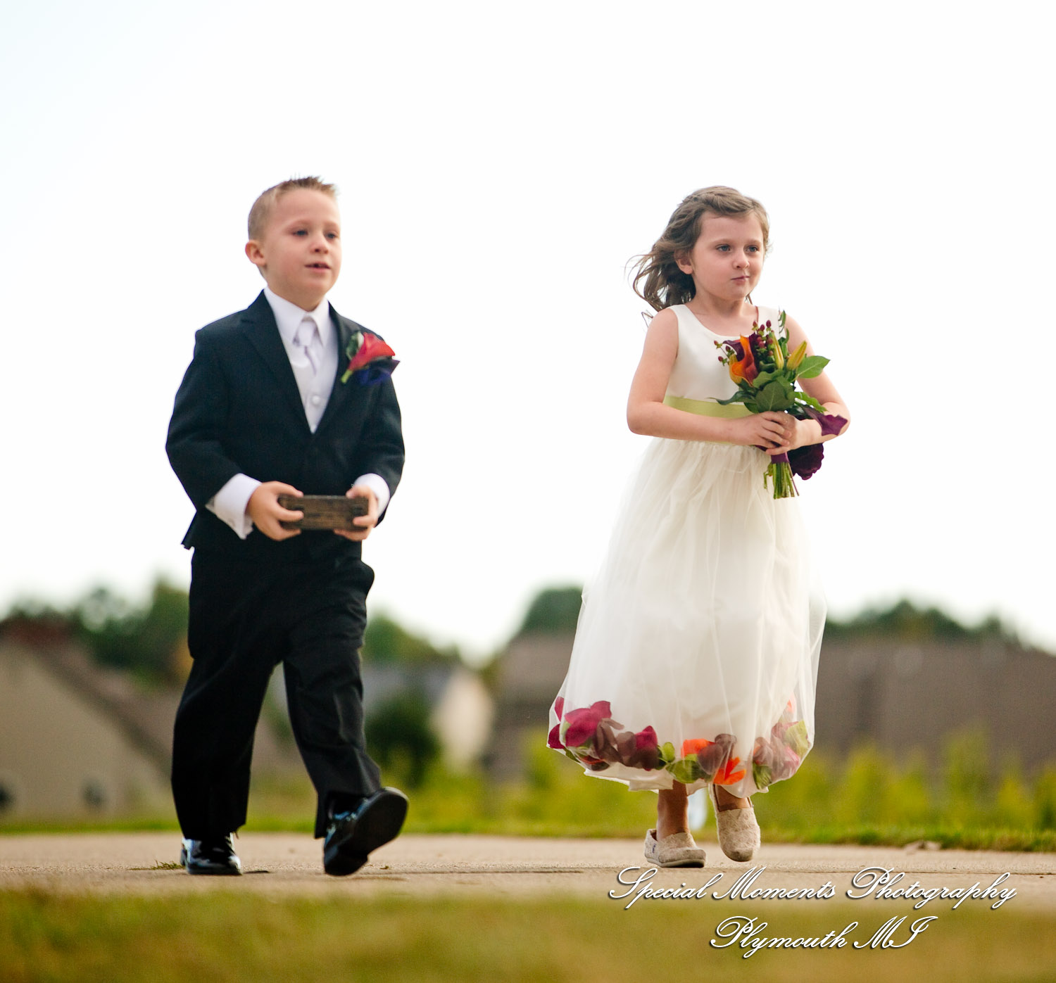 Sarah & Ron at Boulder Pointe Golf Club & Banquet Center Oxford MI wedding photograph