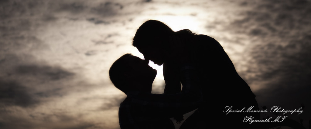 Andy & Jamie at MSU Campus East Lansing MI engagement photograph