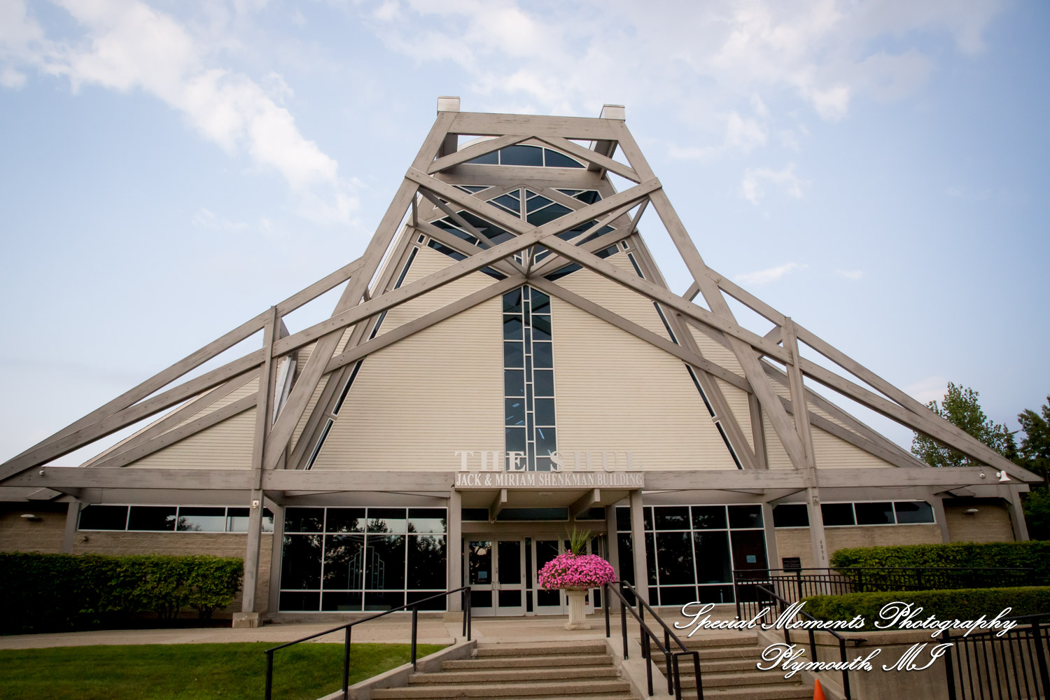 The Shul Jack & Miriam Shenkman Building family photograph