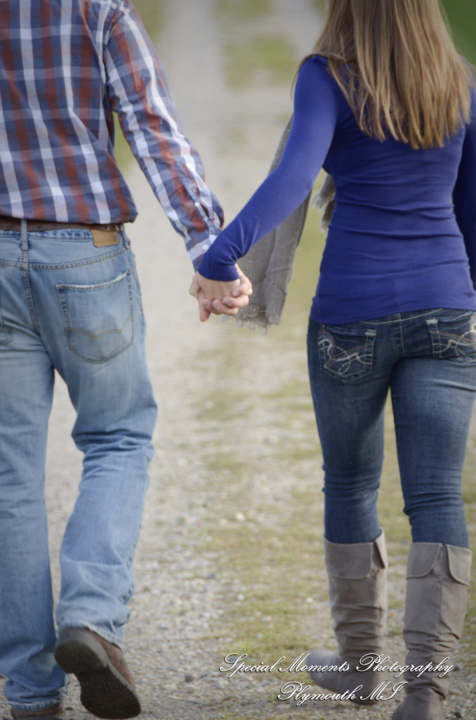 Andy & Jamie at MSU Campus East Lansing MI engagement photograph