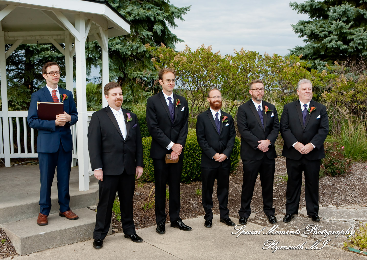 Sarah & Ron at Boulder Pointe Golf Club & Banquet Center Oxford MI wedding photograph