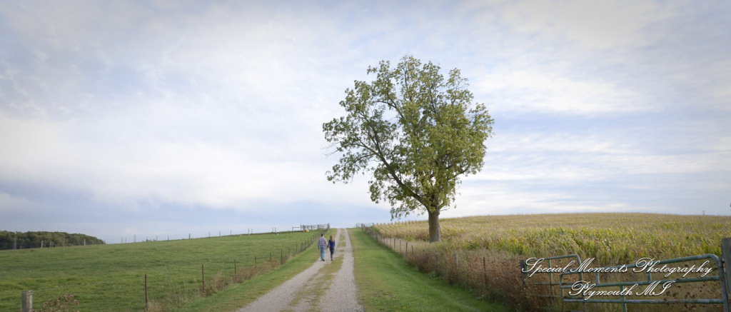 Andy & Jamie at MSU Campus East Lansing MI engagement photograph