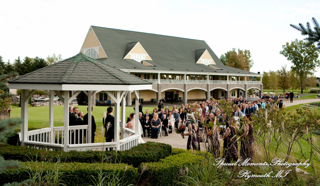 Sarah & Ron at Boulder Pointe Golf Club & Banquet Center Oxford MI wedding photograph