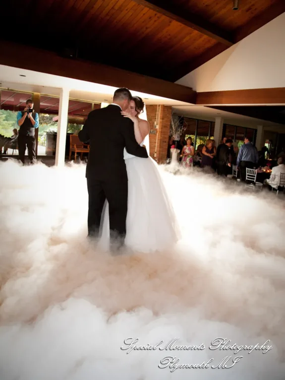 Plum Hollow Country Club Southfield MI wedding photograph