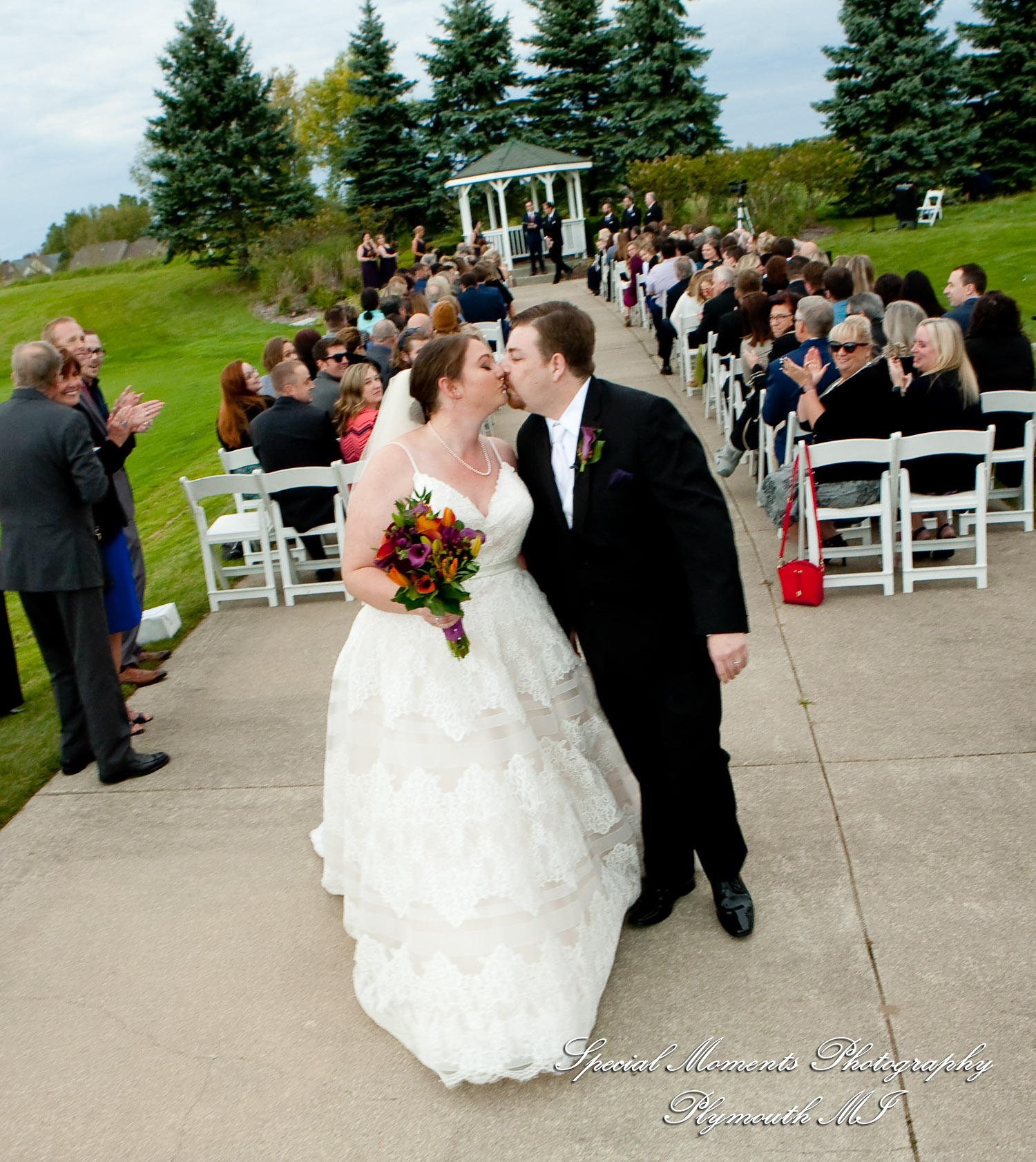 Sarah & Ron at Boulder Pointe Golf Club & Banquet Center Oxford MI wedding photograph