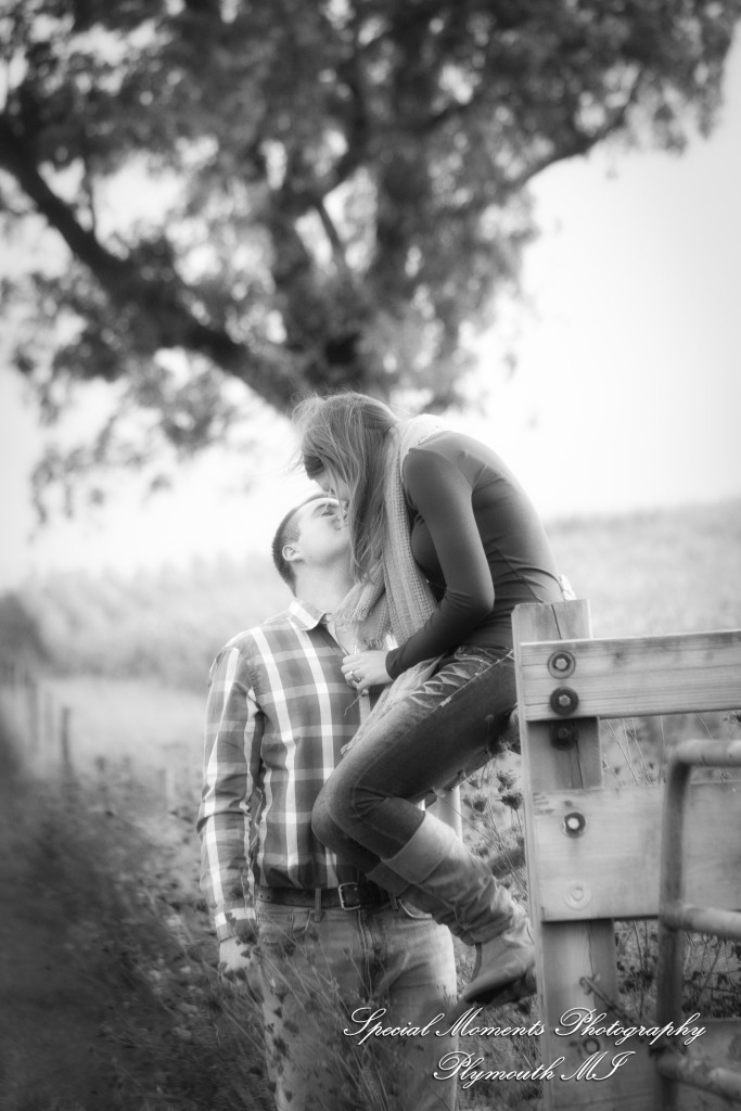 Andy & Jamie at MSU Campus East Lansing MI engagement photograph