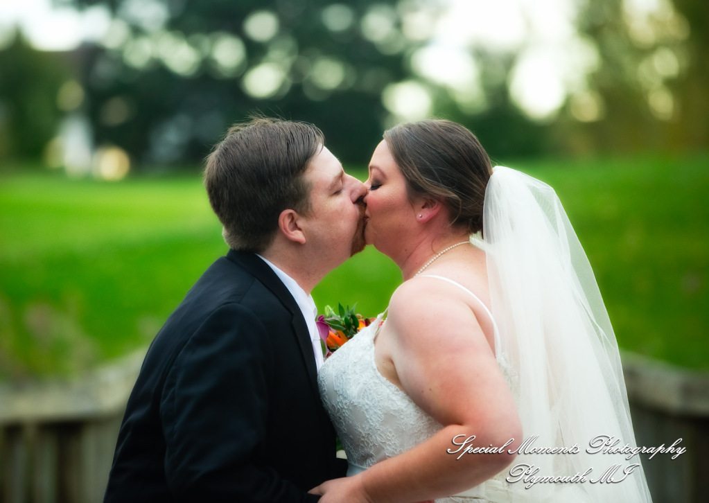 Sarah & Ron at Boulder Pointe Golf Club & Banquet Center Oxford MI wedding photograph