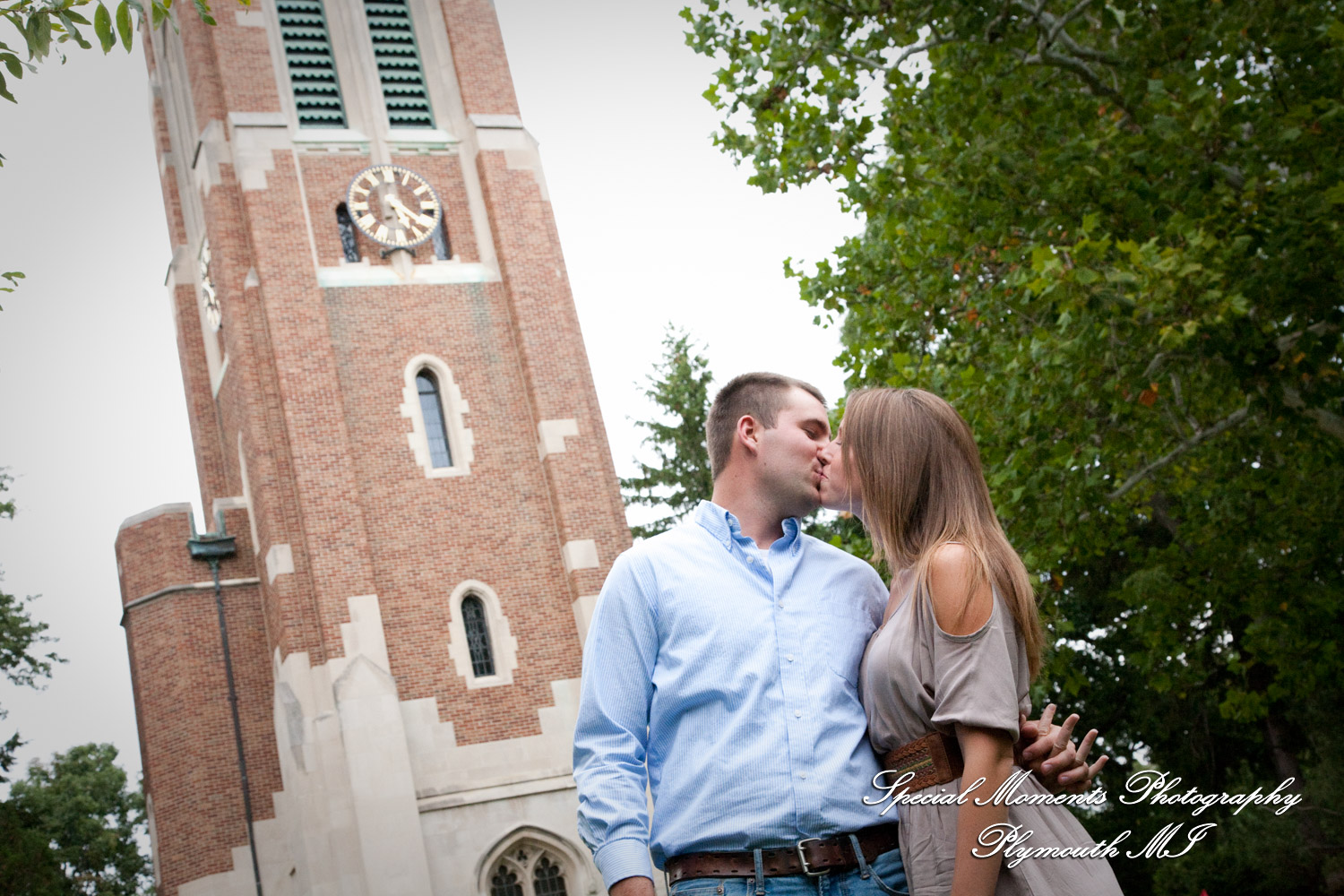 Andy & Jamie at MSU Campus East Lansing MI engagement photograph