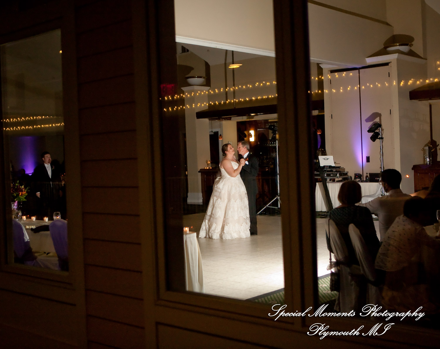 Sarah & Ron at Boulder Pointe Golf Club & Banquet Center Oxford MI wedding photograph