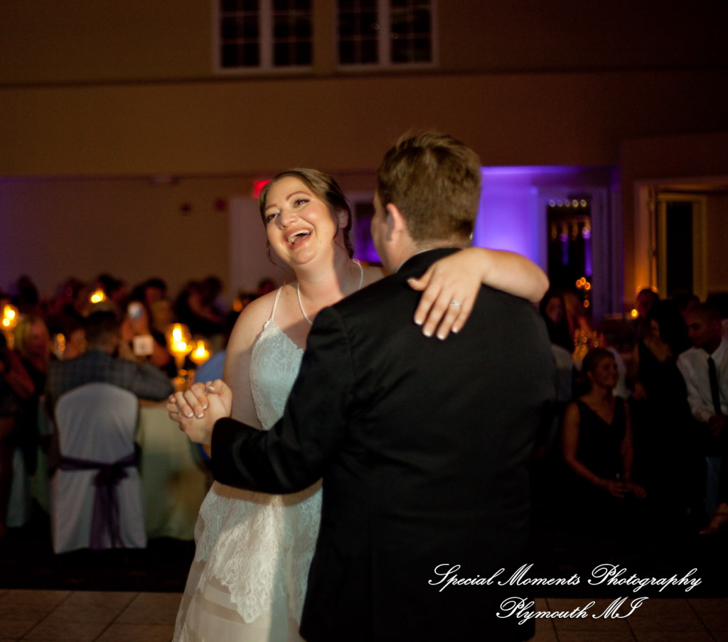 Sarah & Ron at Boulder Pointe Golf Club & Banquet Center Oxford MI wedding photograph