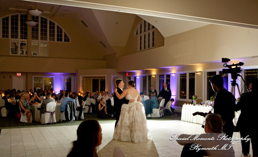 Sarah & Ron at Boulder Pointe Golf Club & Banquet Center Oxford MI wedding photograph
