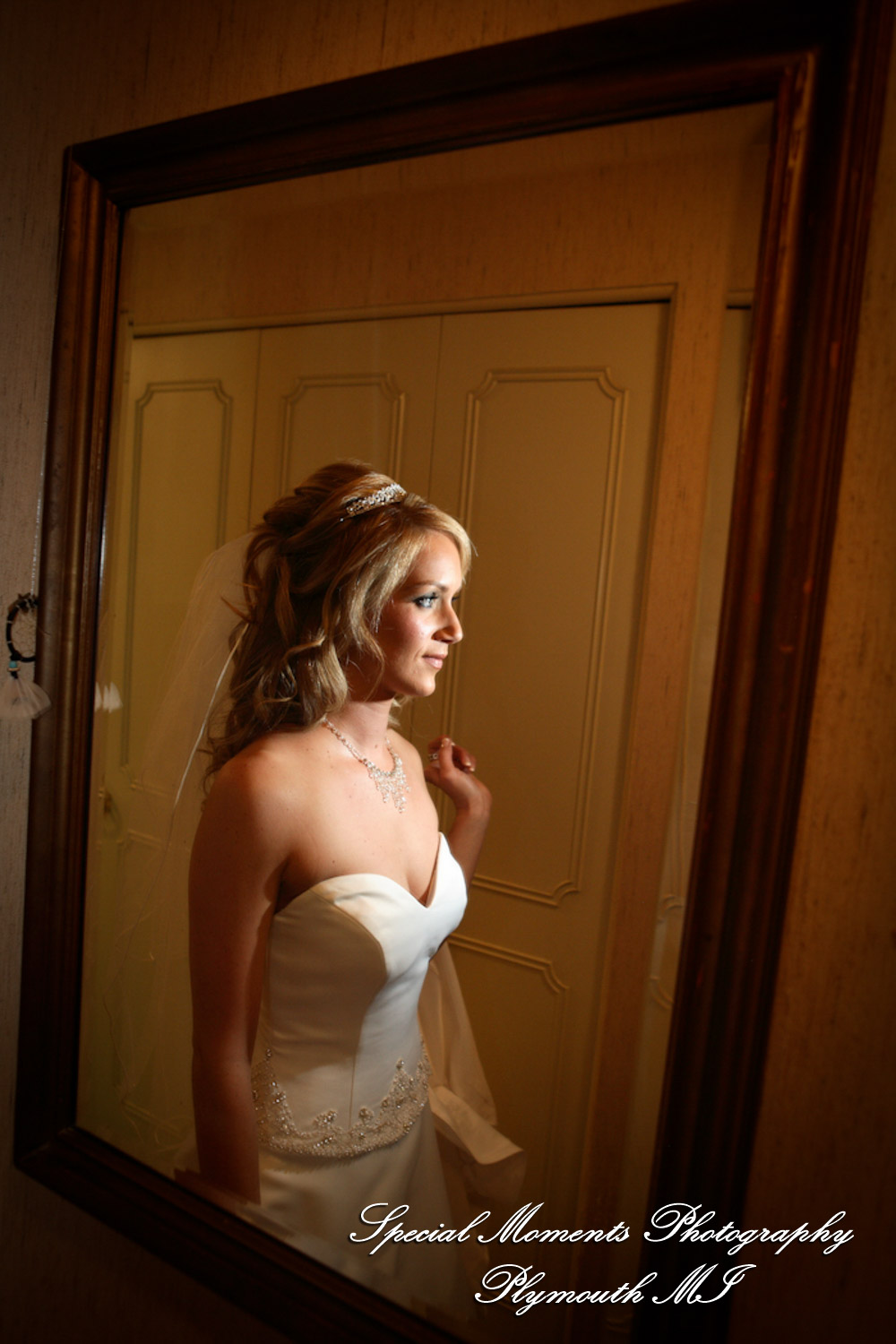 Jim & Mary at St. Hugo of the Hills Bloomfield Hills MI wedding photograph