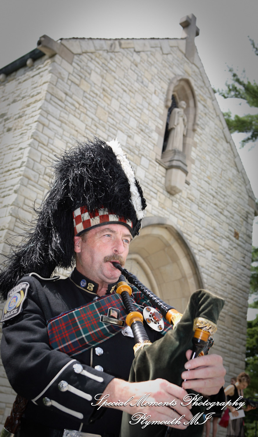 Jim & Mary at St. Hugo of the Hills Bloomfield Hills MI wedding photograph