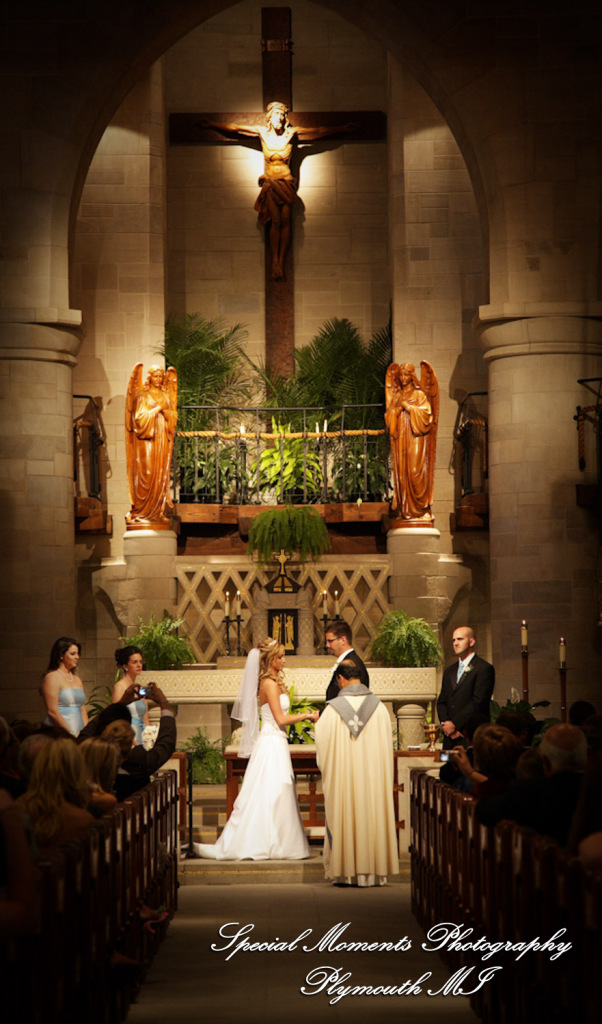 Jim & Mary at St. Hugo of the Hills Bloomfield Hills MI wedding photograph