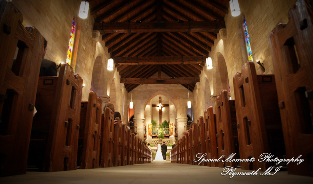 Jim & Mary at St. Hugo of the Hills Bloomfield Hills MI wedding photograph